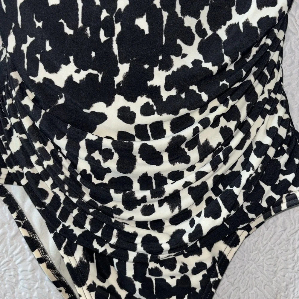 DKNY Animal Print Tummy Control Ruffled V-Neck One-Piece Swimsuit - Picture 4 of 12